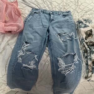 American Eagle Outfitters Light Blue Distressed Boyfriend Jeans